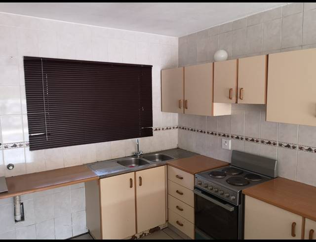 2 BEDROOM APARTMENT TO LET IN PRESTBURY
